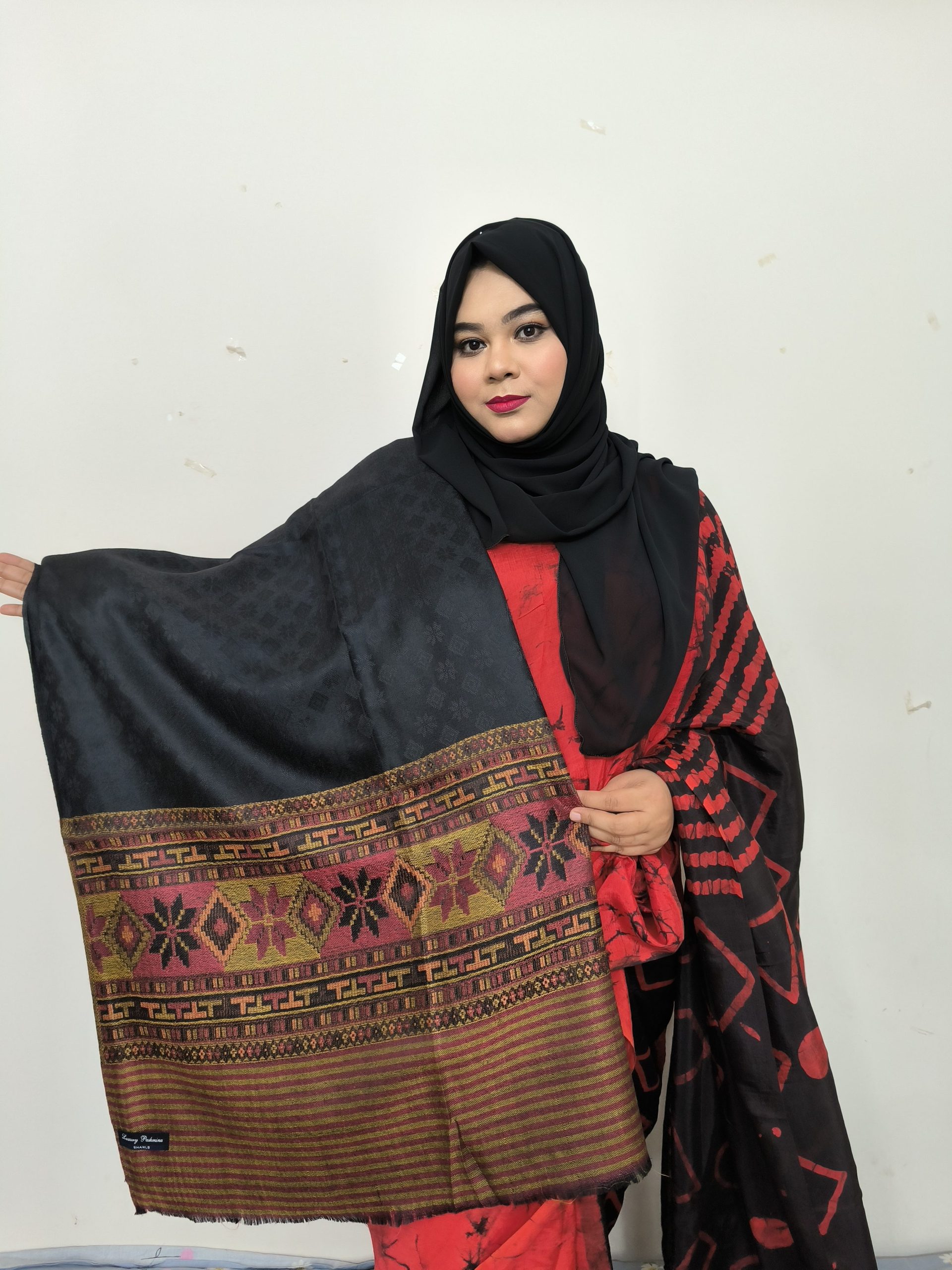 Unique Self-Work Original Ladies Kashmiri Pashmina Shawl Black - HP130-SWB-MODEL-4