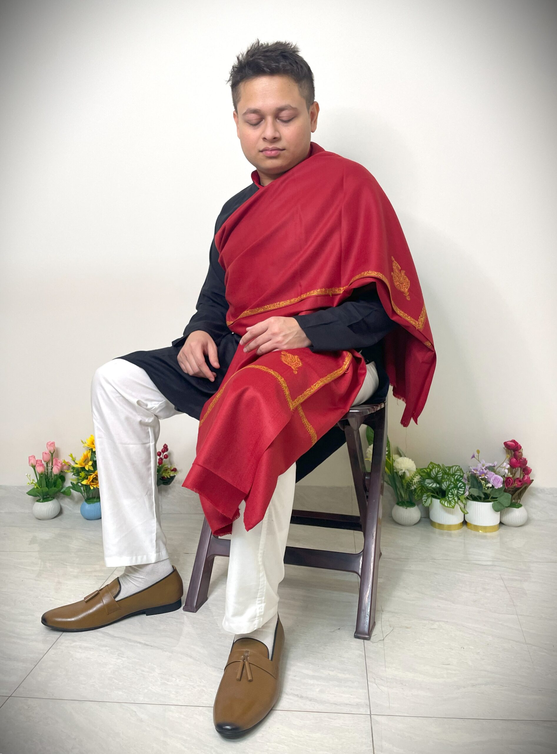 Kashmiri Pashmina Shawl Red - HP242-R-Model-6 - Image 2